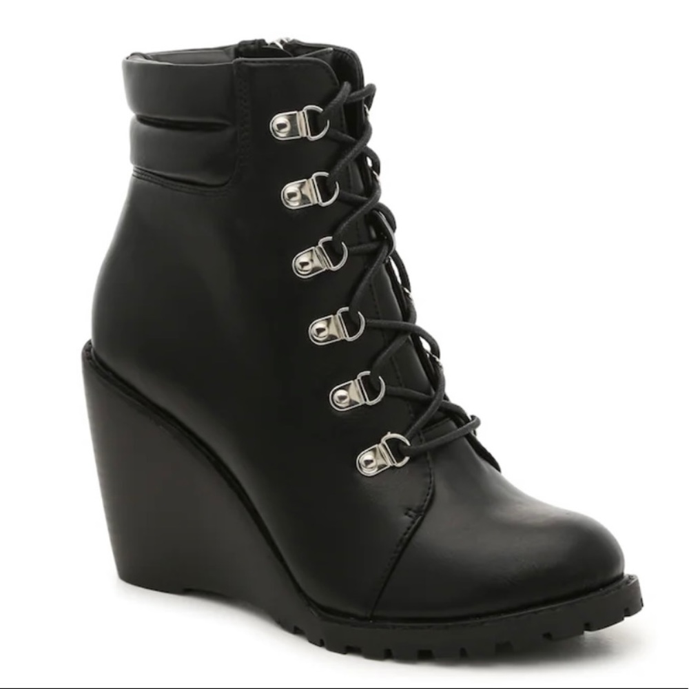 Diba Carryn Wedge Booties Size 8.5M